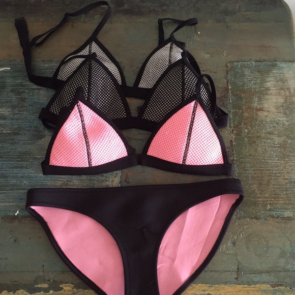 Pink mesh triangl top - Picture 2 of 2